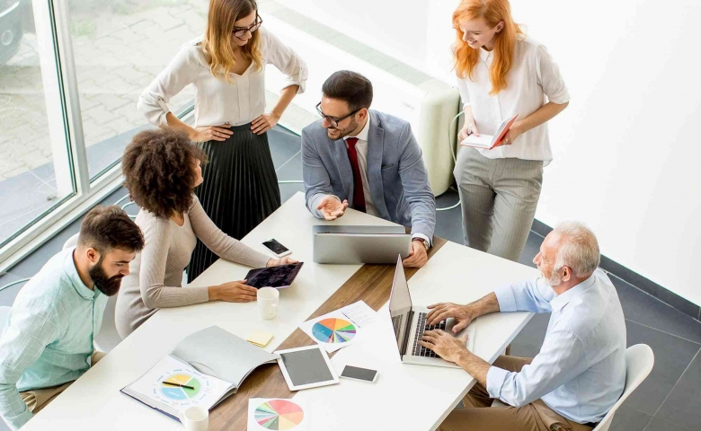 Mengapa Gen Z Harus Mulai Berpikir Soal Strategi Bisnis 2025 (Sebelum Terlambat)